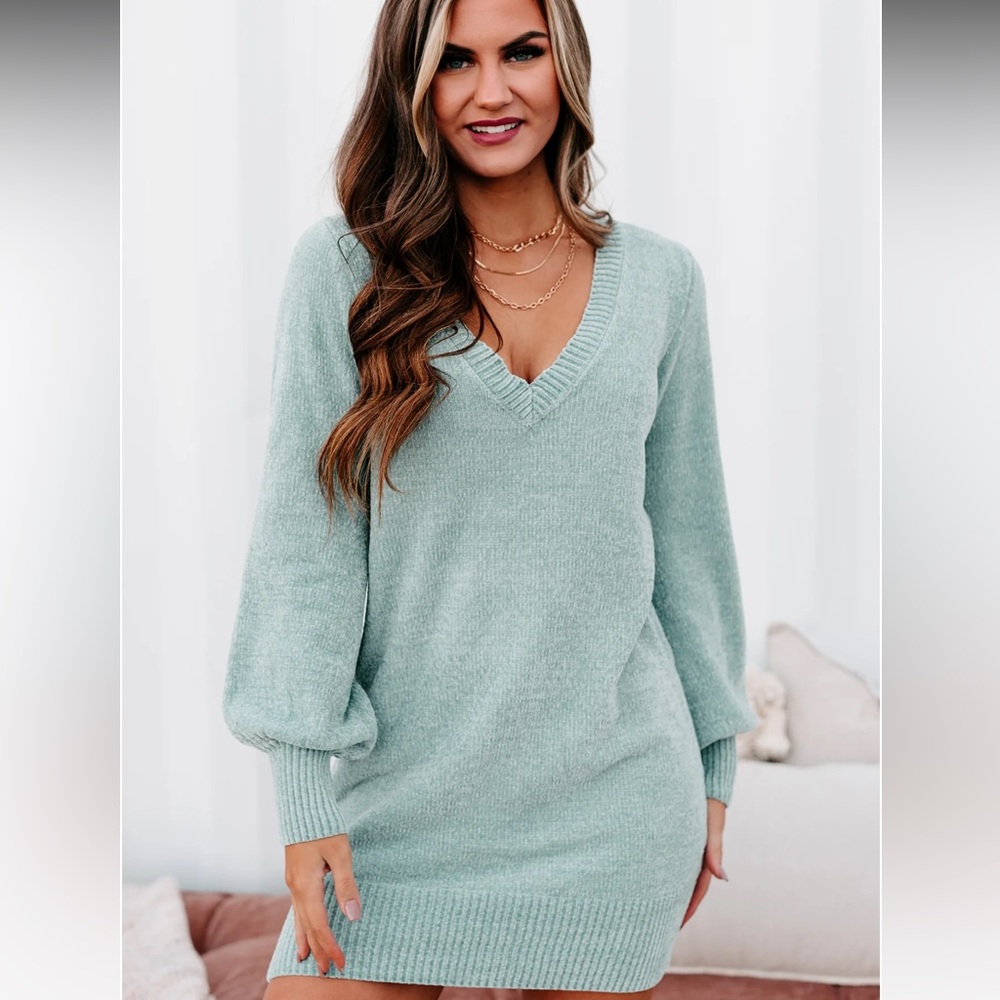 Aspen Autinhs Chanille long sleeve sweater dress - Picture 2 of 10